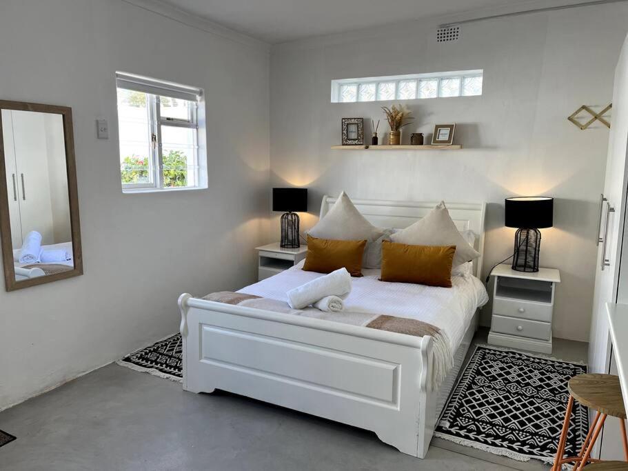 Cosy Harcourt